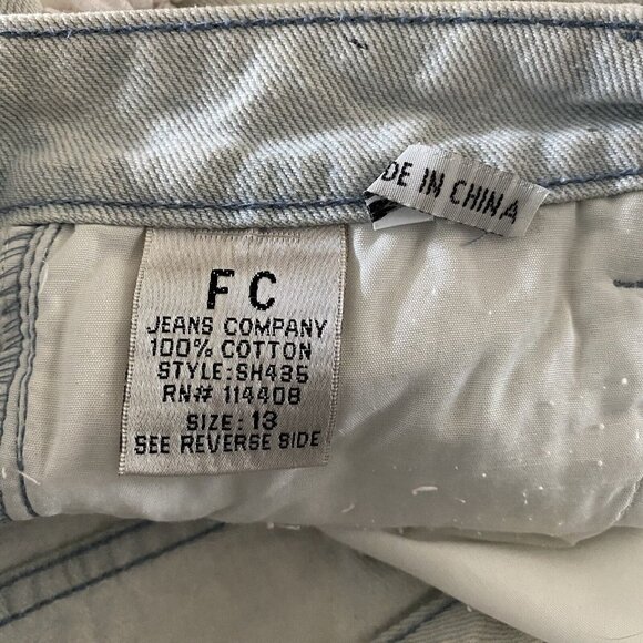 Free Culture Denim Shorts Womens Size 13 Junior’s Light Wash Mid Rise Distressed - Picture 8 of 10